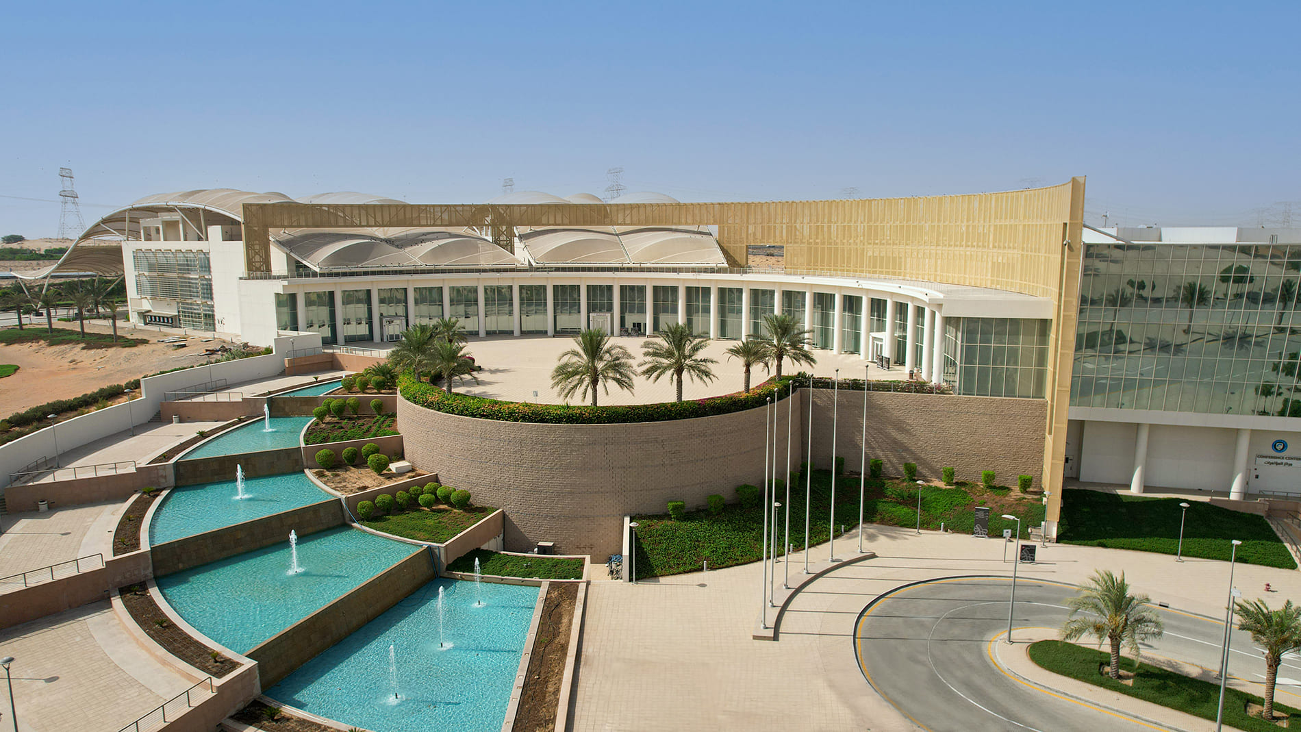 Top Universities in Dubai for Sri Lankan Students