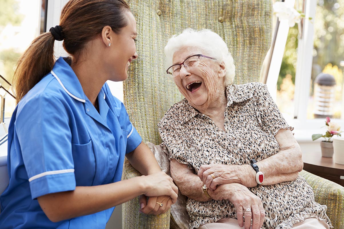 What’s Included in a Comprehensive Caregiver Course? A Guide to Essential Skills and Knowledge